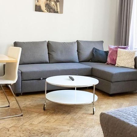 Apartments In Mala Strana - 10 Minutes From Charles Bridge Prague Ngoại thất bức ảnh