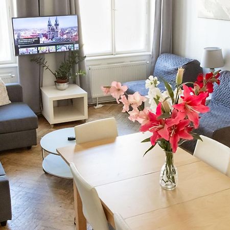 Apartments In Mala Strana - 10 Minutes From Charles Bridge Prague Ngoại thất bức ảnh