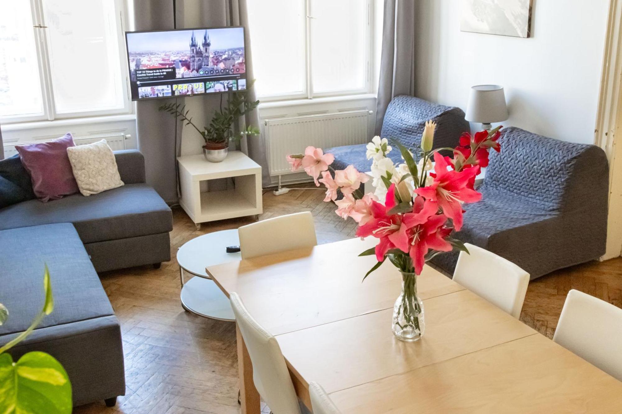 Apartments In Mala Strana - 10 Minutes From Charles Bridge Prague Ngoại thất bức ảnh