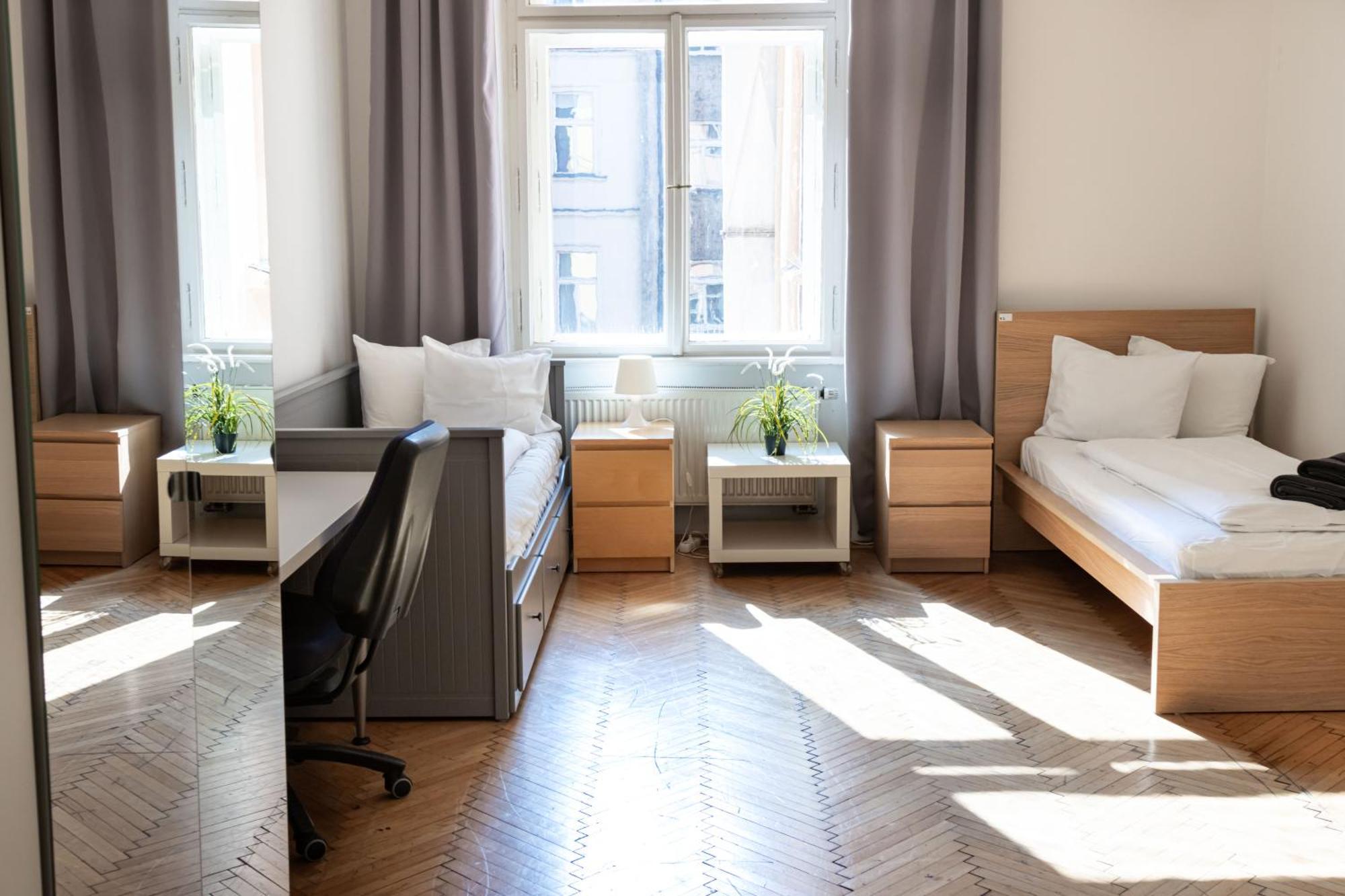 Apartments In Mala Strana - 10 Minutes From Charles Bridge Prague Ngoại thất bức ảnh
