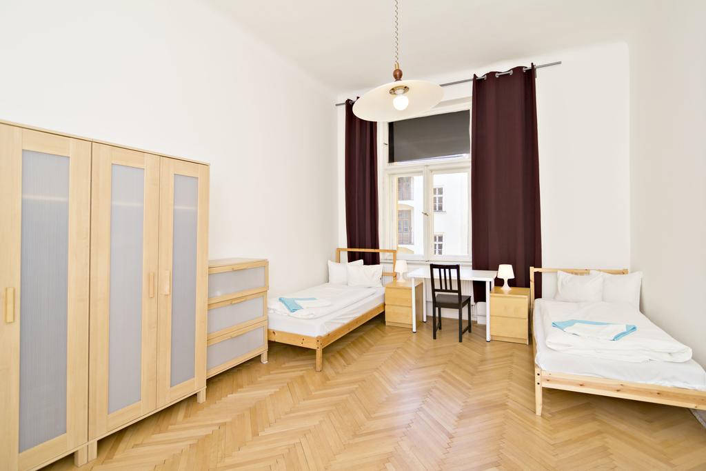 Apartments In Mala Strana - 10 Minutes From Charles Bridge Prague Phòng bức ảnh