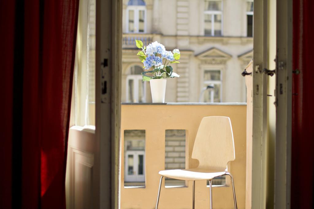 Apartments In Mala Strana - 10 Minutes From Charles Bridge Prague Phòng bức ảnh