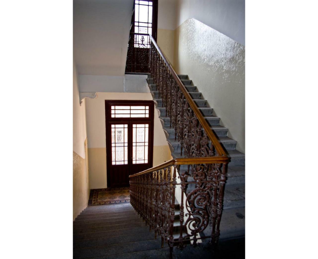 Apartments In Mala Strana - 10 Minutes From Charles Bridge Prague Ngoại thất bức ảnh