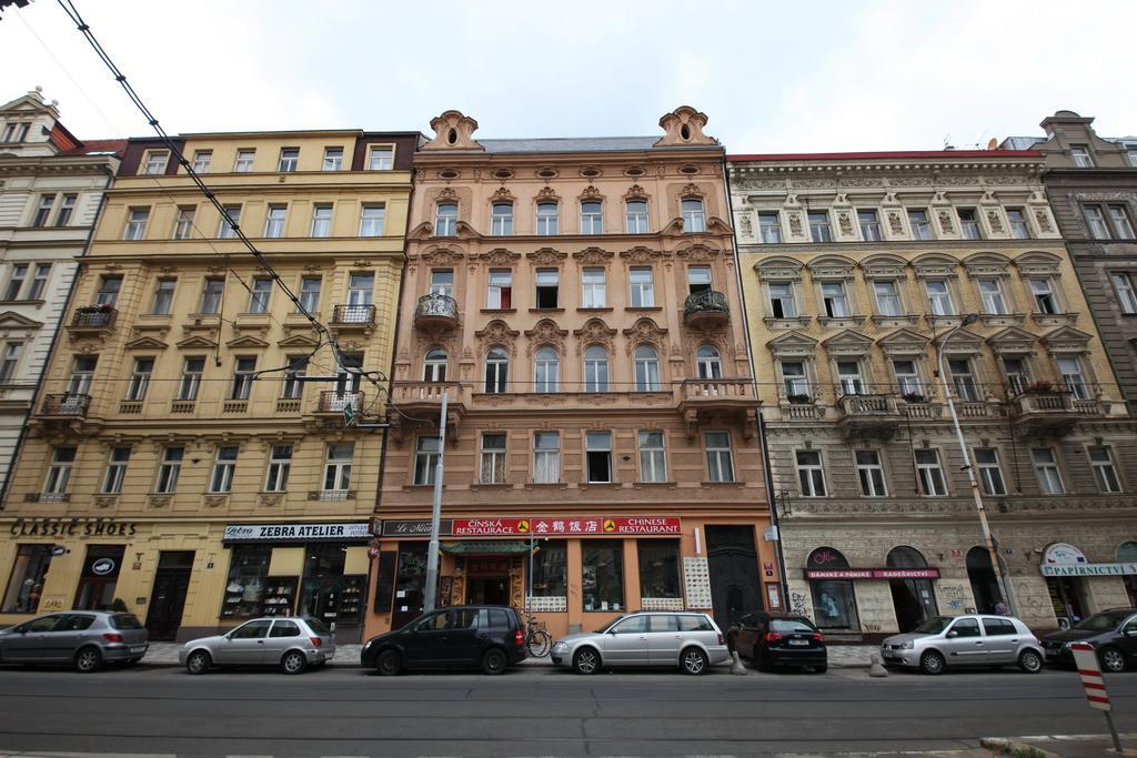Apartments In Mala Strana - 10 Minutes From Charles Bridge Prague Ngoại thất bức ảnh